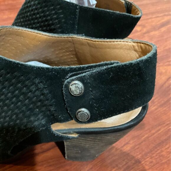 Arturo Chiang Janelle Black Suede Peep Toe Booties 7.5M Chunky Heel - Picture 9 of 14